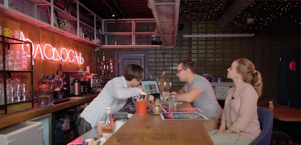 Ильяна Левина и Николай Смирнов общаются с заказчиками